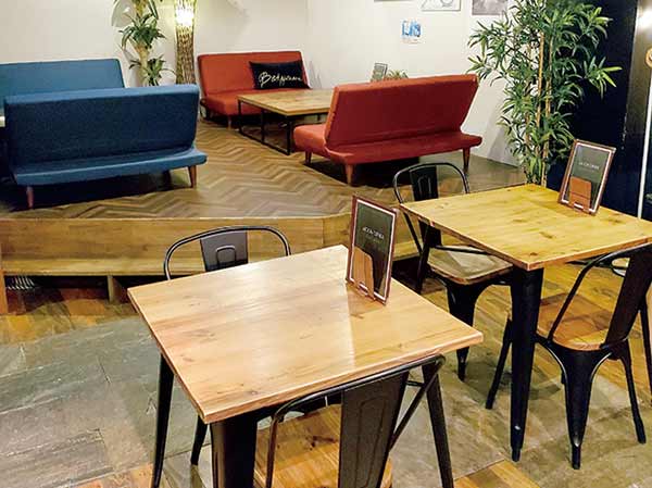 昼 アロハキッチン ホヌホヌ 夜 Dining Bar Moon Diner 佐世保 昼 アロハキッチン ホヌホヌ 夜 Dining Bar Moon Diner 佐世保